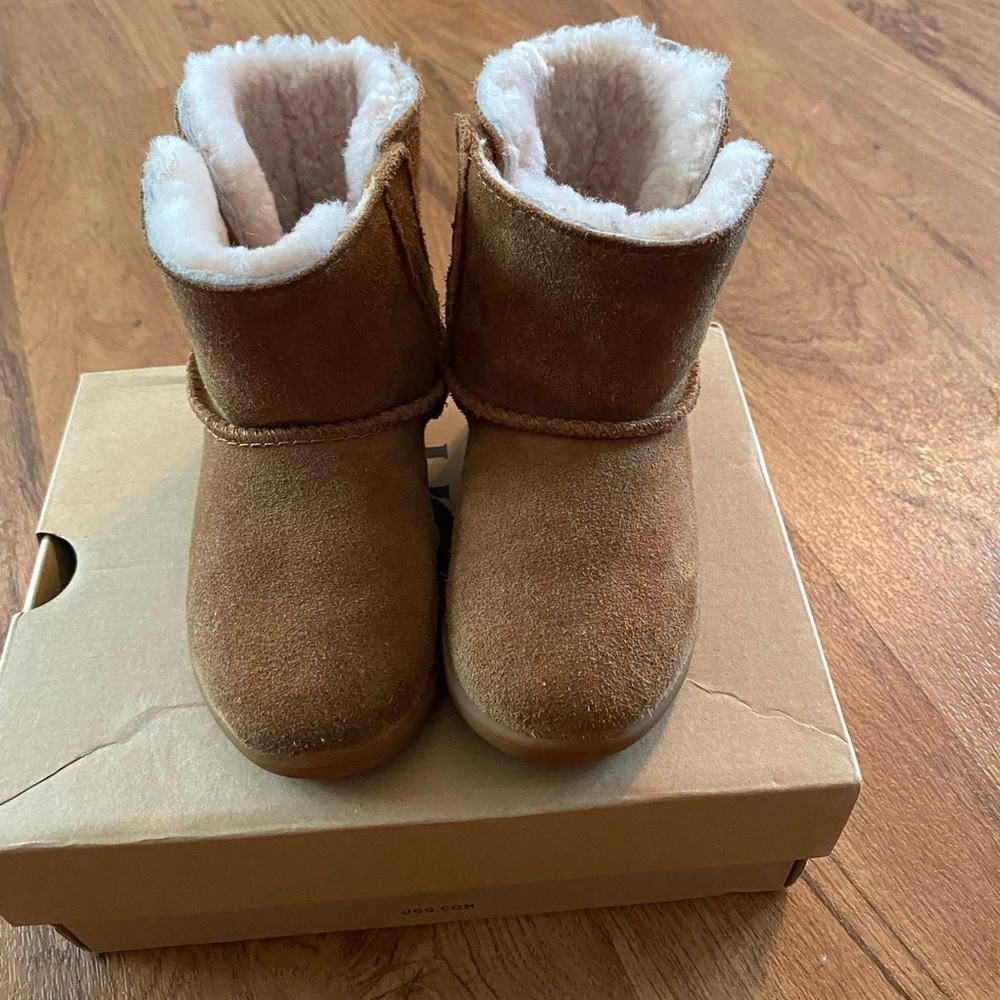 Ugh Toddler Brown Slip On Boots Size 9